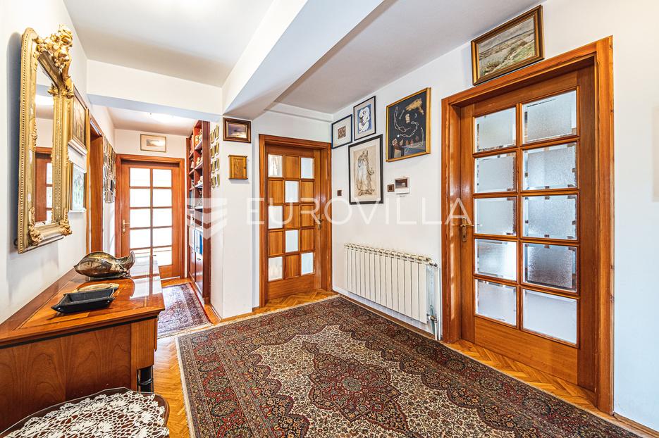 Haus Zu verkaufen - Grad Zagreb Maksimir