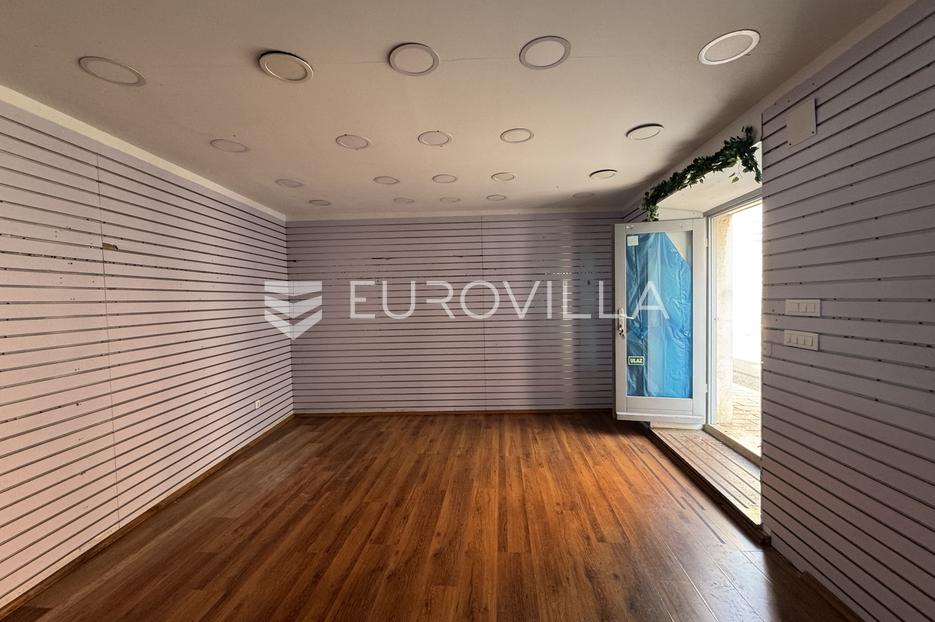 Gewerbefläche Zu verkaufen -  Rovinj