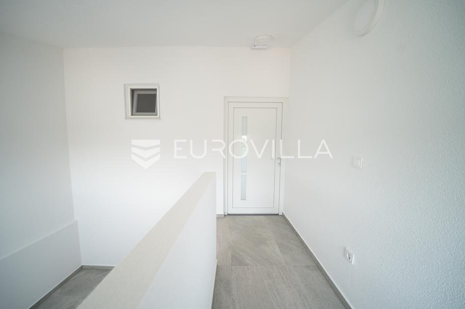 Apartma Naprodaj - Zadarska Vir