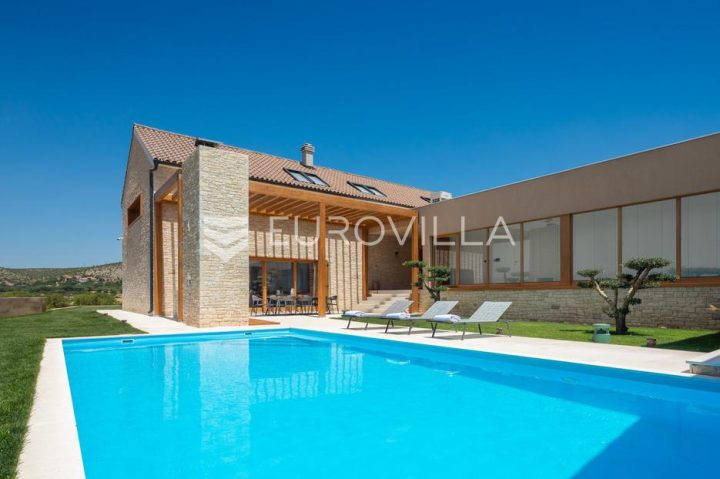 Casa in vendita 366 m² – Danilo Kraljice