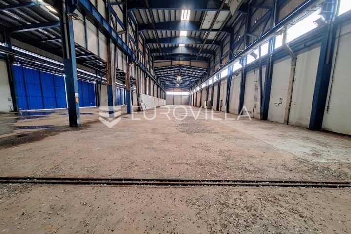 Poslovni prostor na prodaju 3800 m² – Lički Osik
