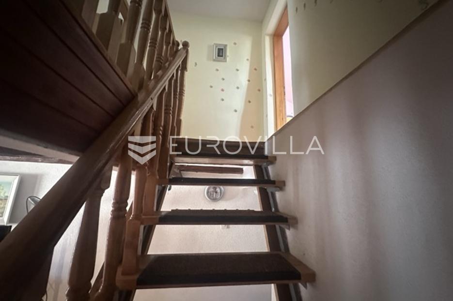 Haus Zu verkaufen - Istarska Ližnjan