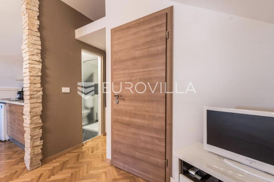 Casa In vendita -  Zadar