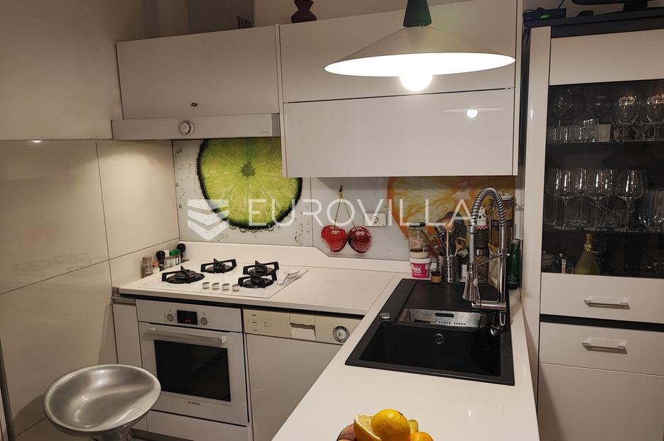 Flat For sale -  Donji Grad