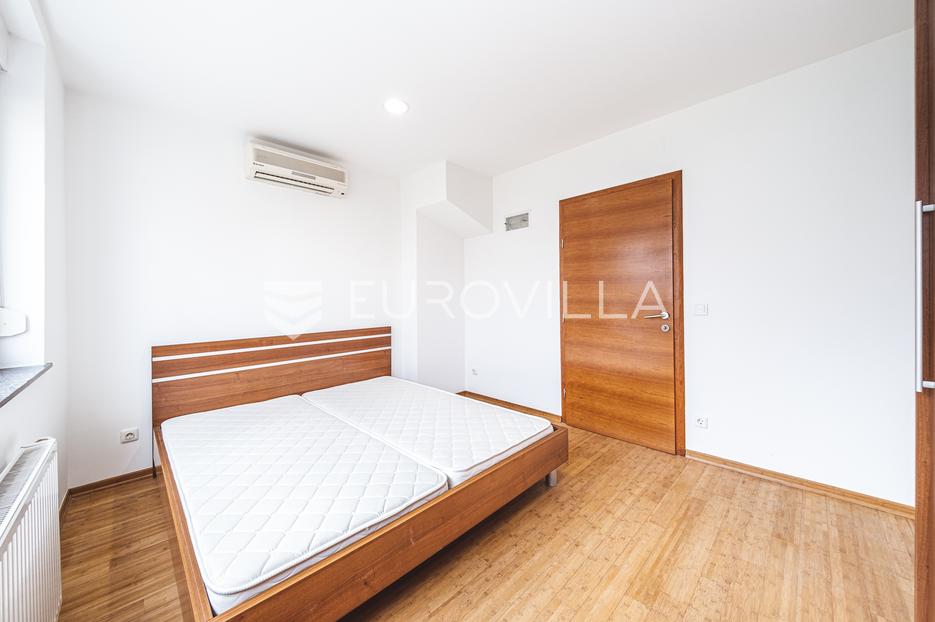 Apartma Na predaj -  Trnje