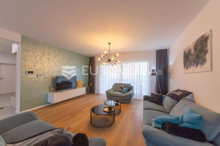 Flat For rent - Osječko-baranjska Osijek - foto 2/18
