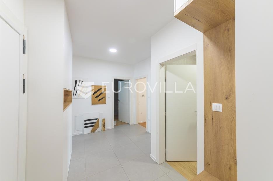 Flat For rent - Osječko-baranjska Osijek