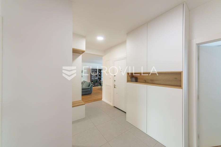 Flat For rent - Osječko-baranjska Osijek