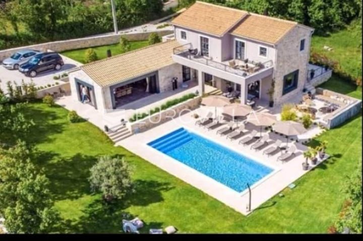 Haus zu verkaufen 160 m² – Karojba