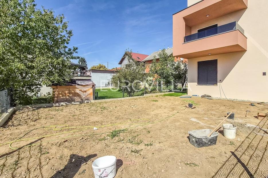 Mieszkanie Na sprzedaż - Grad Zagreb Gornja Dubrava - foto 1/5