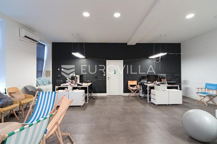 Komerční na prodej 275 m² – Gornji Grad / Centar