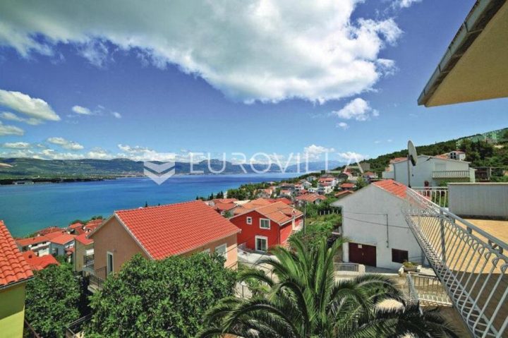 House for sale 426 m² – Mastrinka