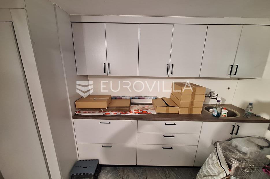 Casa In vendita - Karlovačka Karlovac
