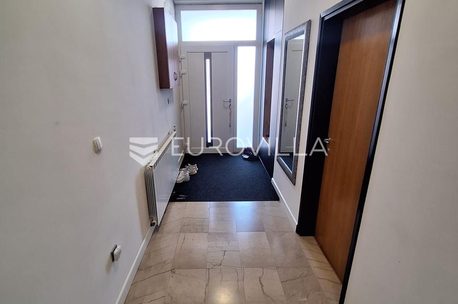 Casa In vendita - Karlovačka Karlovac