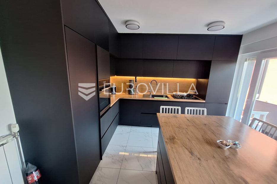 Casa In vendita - Karlovačka Karlovac