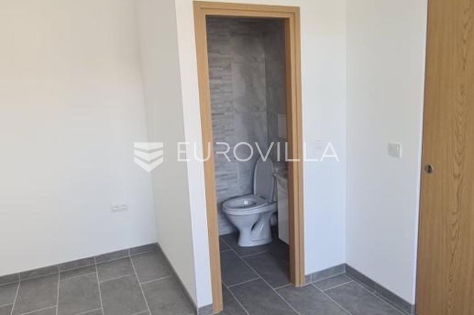 Komerční Na prodej -  Ljubešćica