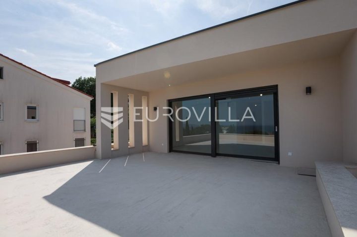 Kuća na prodaju 298 m² – Lovran
