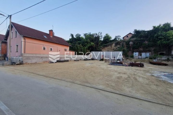 Pozemok na predaj 1046 m² – Centar