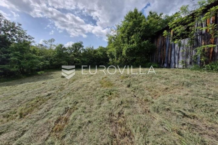Pozemek na prodej 1393 m² – Črnica