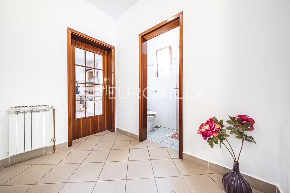 Casa In vendita -  Gornja Dubrava