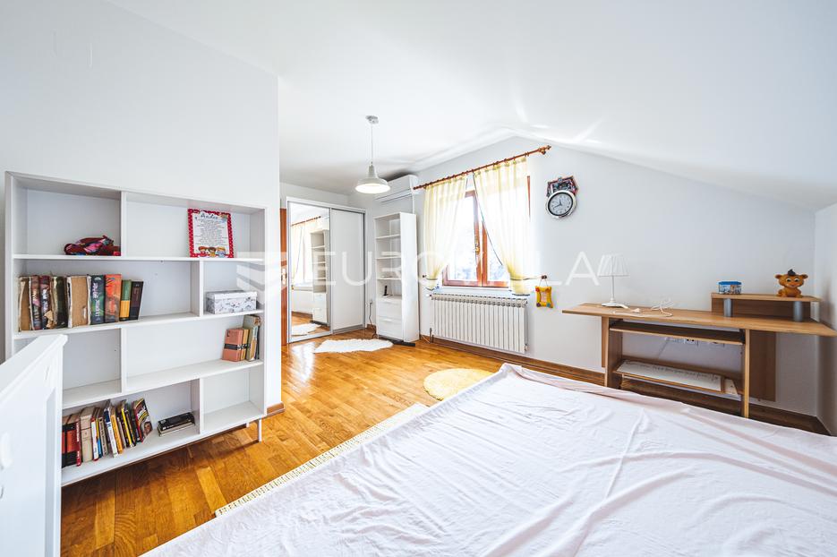 Casa In vendita -  Gornja Dubrava