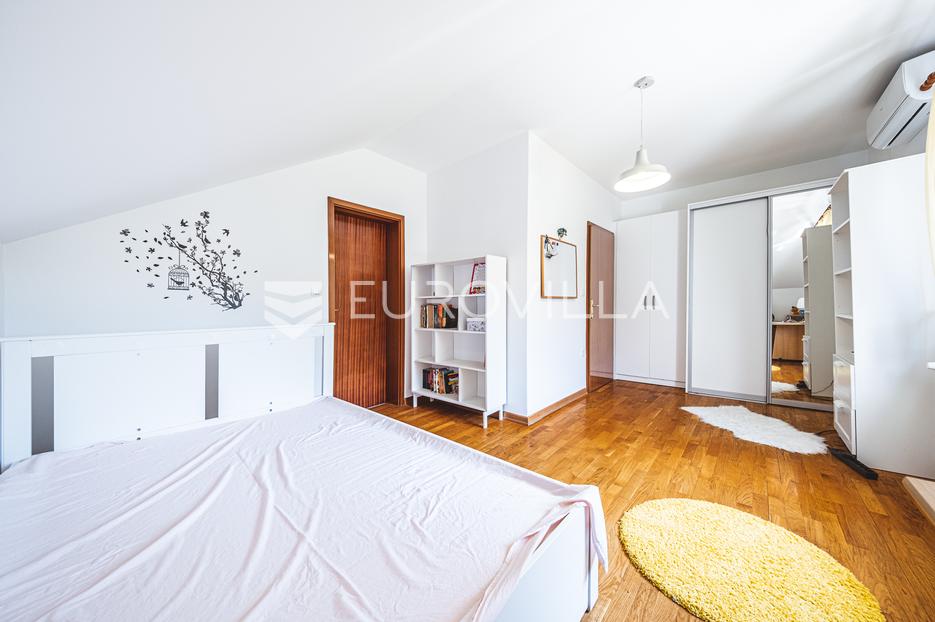 Casa In vendita -  Gornja Dubrava