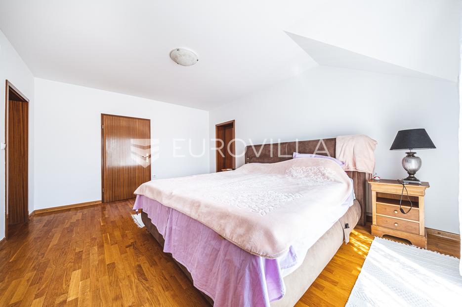 Casa In vendita -  Gornja Dubrava