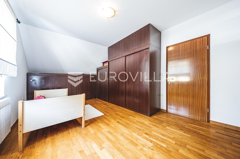 Casa In vendita -  Gornja Dubrava