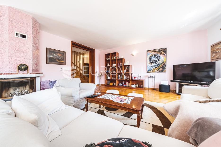 Casa In vendita -  Gornja Dubrava