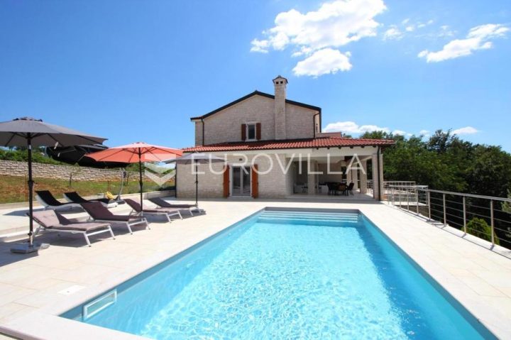 House for sale 280 m² – Ladići