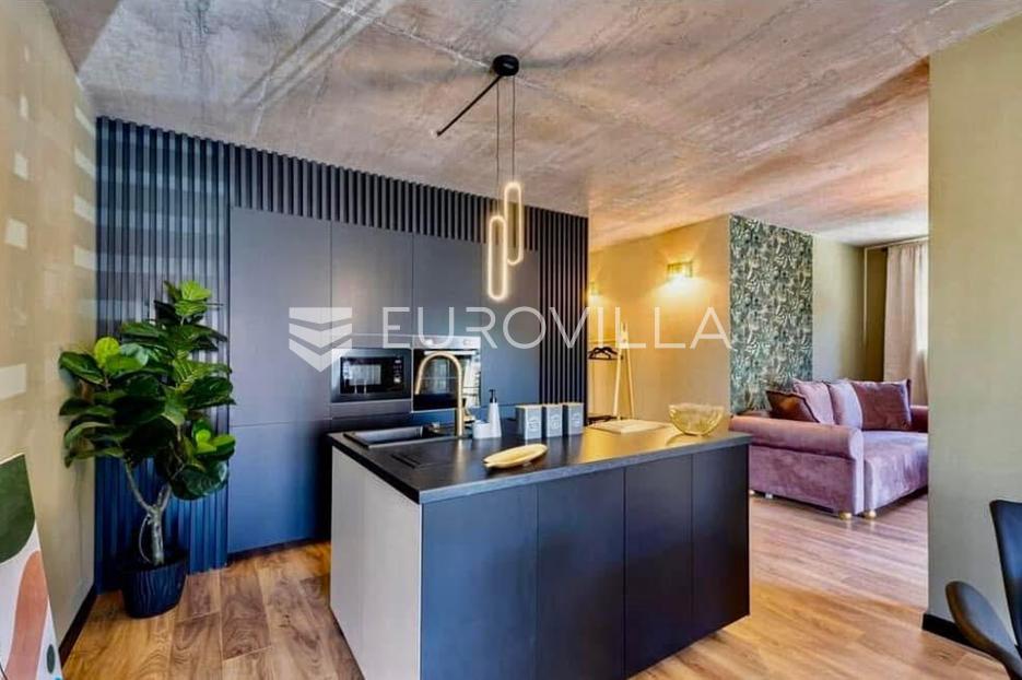 Appartamento In vendita -  Split - Okolica