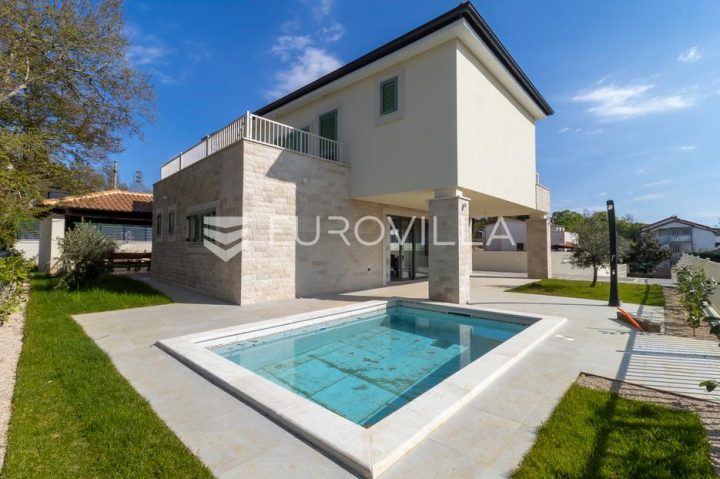 Hiša na predaj 150 m² – Sveti Vid-Miholjice
