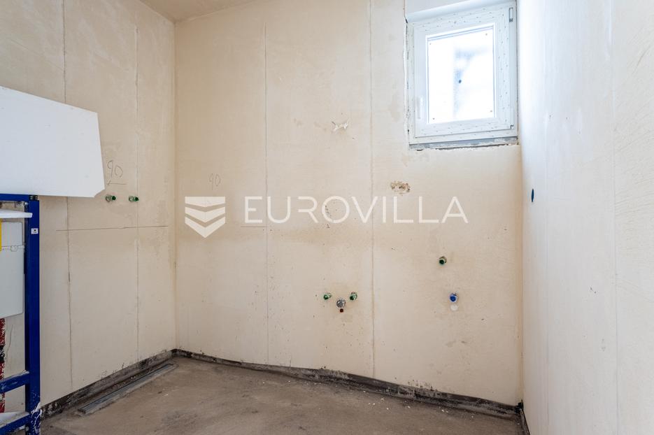 Apartma Naprodaj - Splitsko-dalmatinska Okrug
