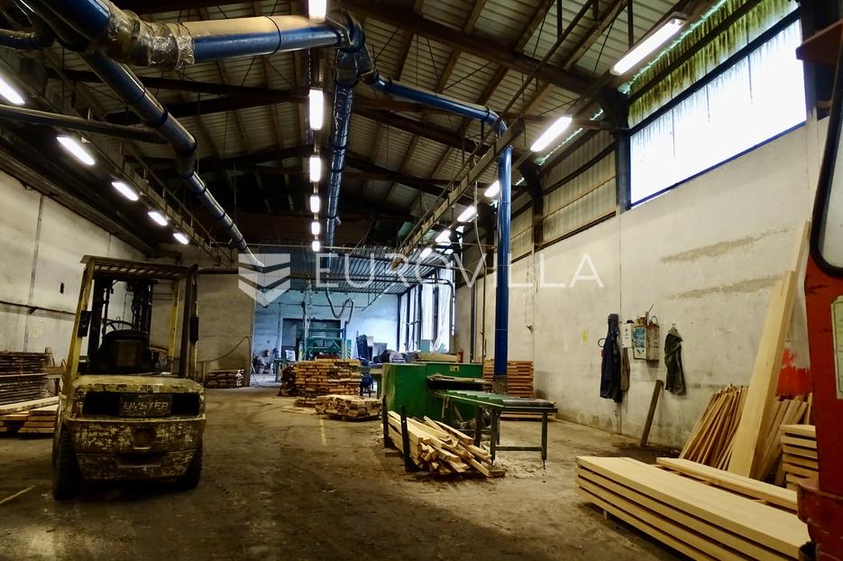 Commerciale In vendita -  Brod Moravice