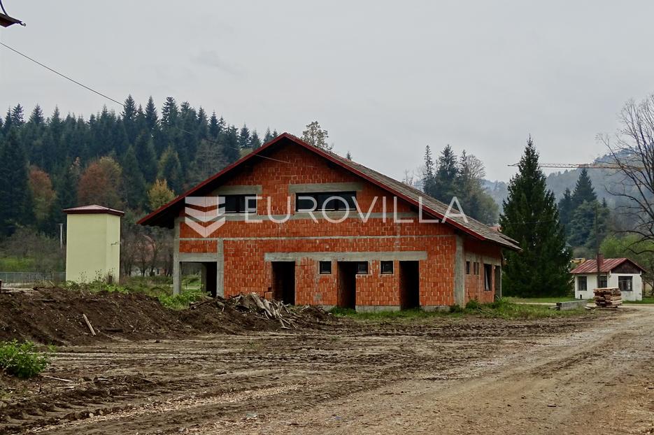 Commerciale In vendita -  Brod Moravice