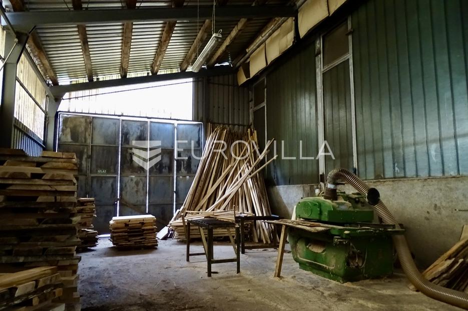 Commerciale In vendita -  Brod Moravice