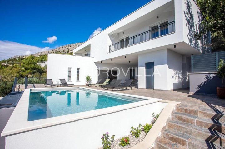 Maison à vendre 300 m² – Jesenice
