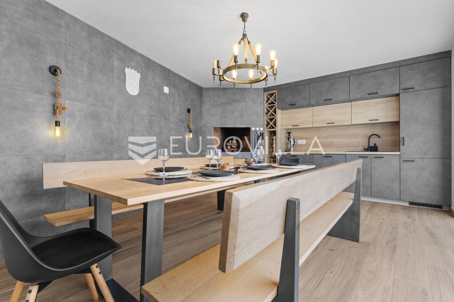 Kuća Na prodaju -  Pula