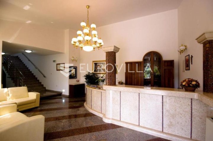 Hotel na sprzedaż 1600 m² – Krnica
