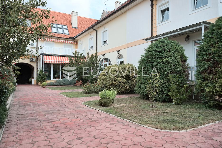 Kuća Na prodaju -  Osijek