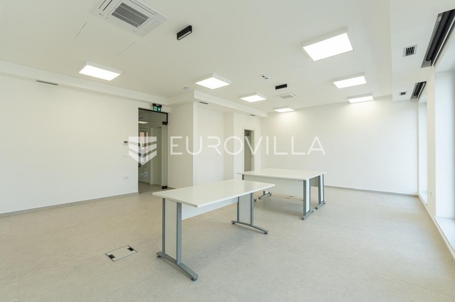 Commerciale Da affittare - Osječko-baranjska Osijek