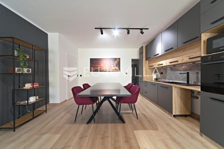 Appartement à vendre 111 m² – Cvjetno Naselje