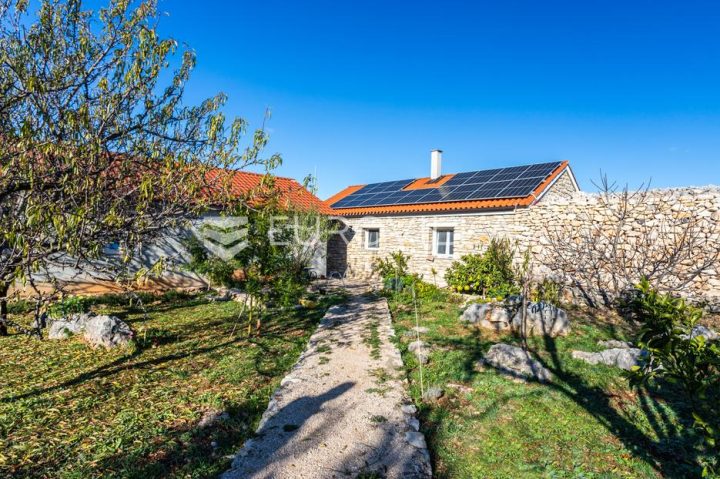 Pozemek na prodej 28667 m² – Zaton