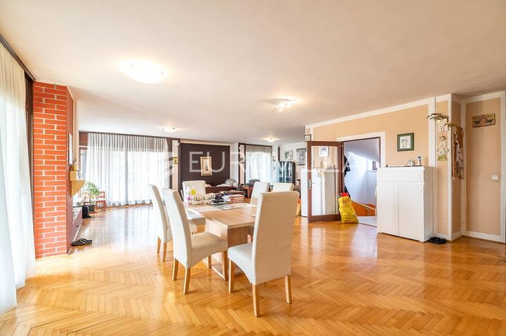 Casa in vendita 433 m² – Vrhovec