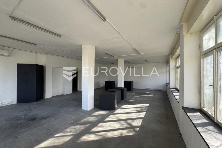 Commerciale In vendita Gornja Dubrava