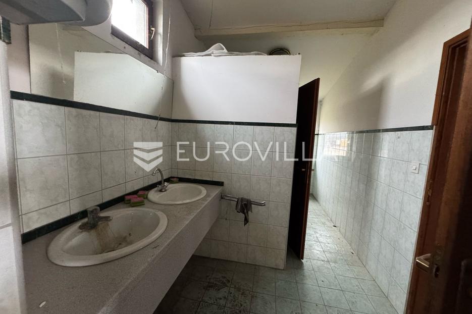 Komerční Na prodej -  Đakovo