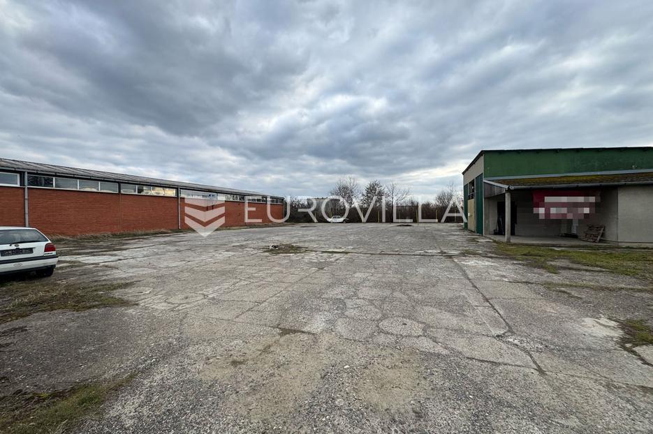 Commerciale In vendita - Osječko-baranjska Đakovo