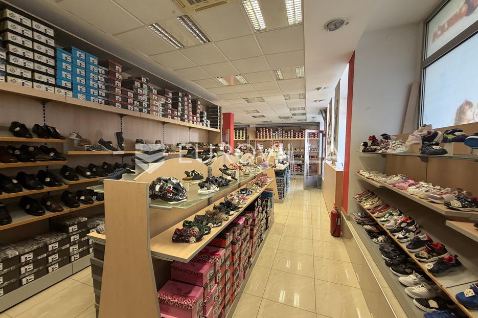 Commerciale In vendita - Osječko-baranjska Đakovo