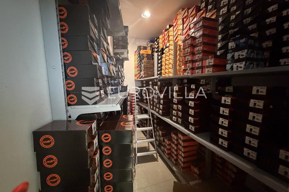 Commerciale In vendita - Osječko-baranjska Đakovo