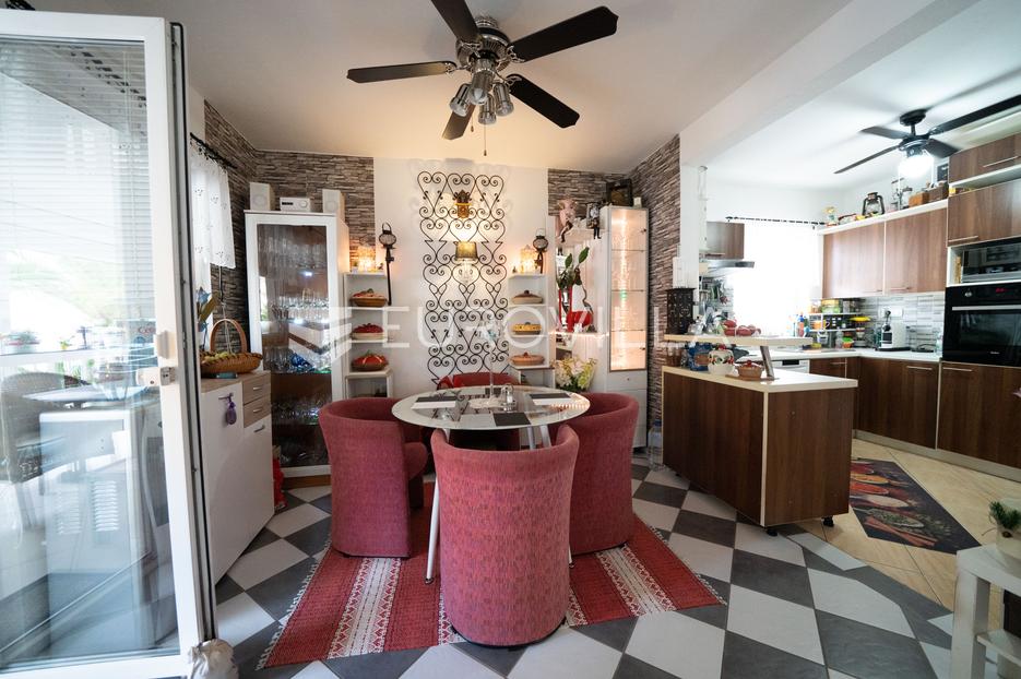 House For sale -  Vir